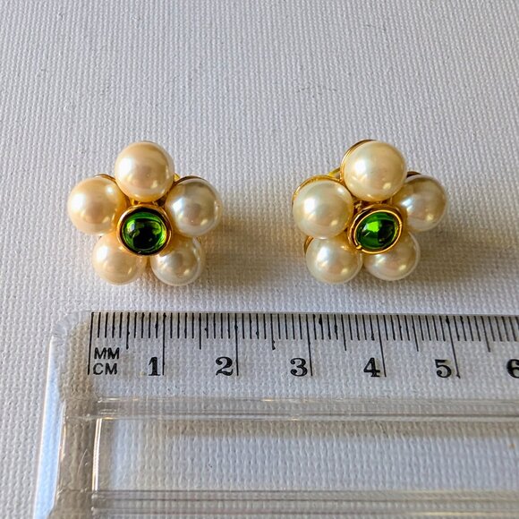 Vintage Pearl Flower Earrings – Green Center - Picture 5 of 6
